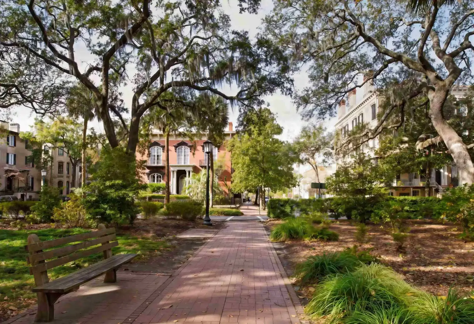 emmajames-exterior-savannah-ga-12_le_upscale_strong_light_ai_40_tone_enhance_30_color_enhance_30