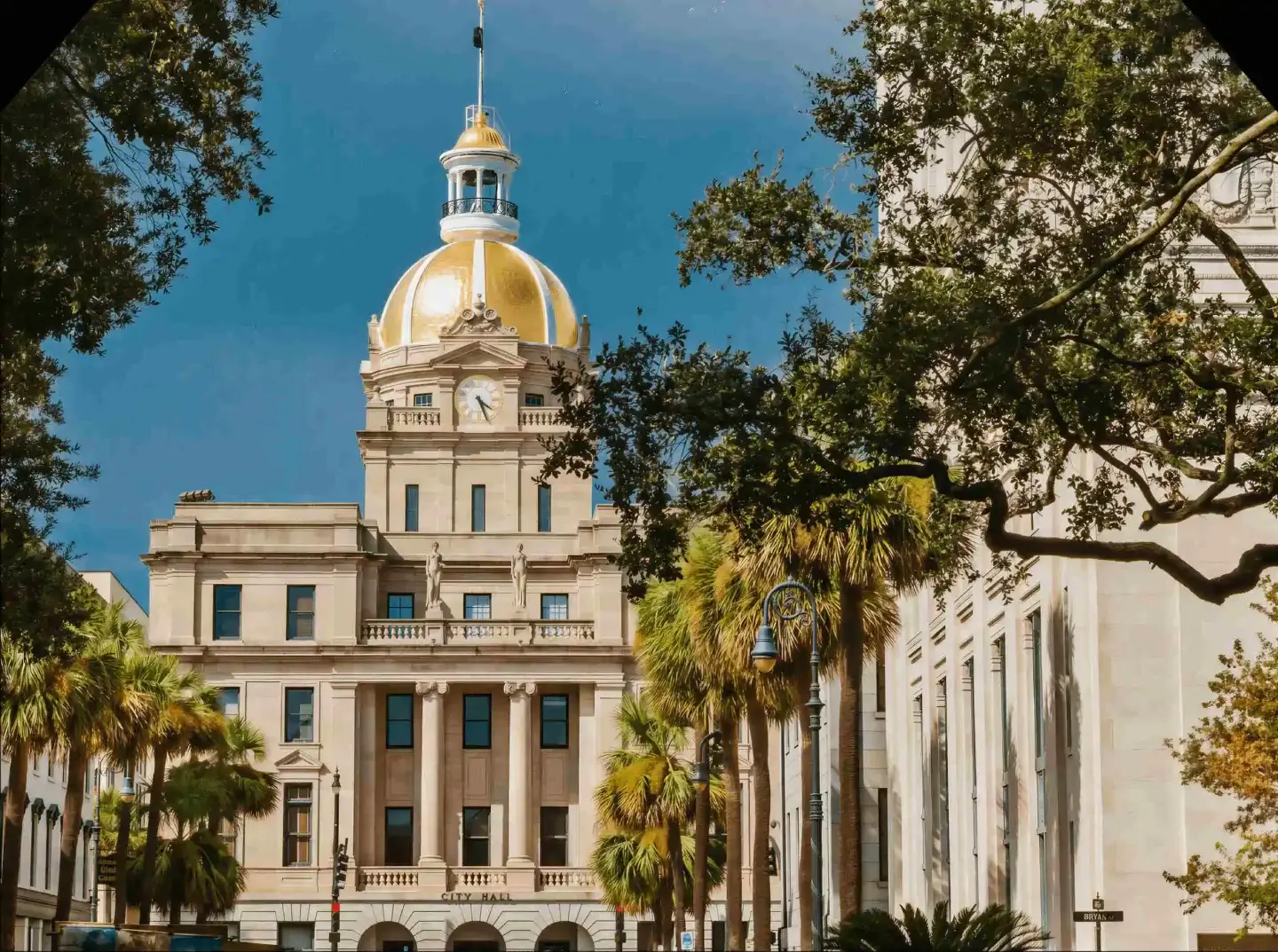 emmajames-exterior-savannah-ga-4_le_upscale_strong_light_ai_40_color_enhance_30