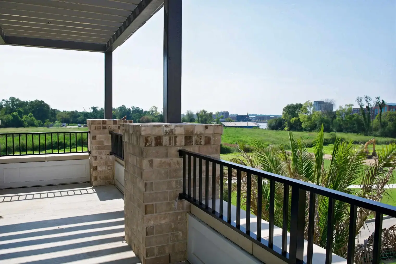 f8eedf16-03e8-489c-b583-46220da8b1a3-1-100-o_le_upscale_strong_light_ai_40_tone_enhance_30_color_enhance_30