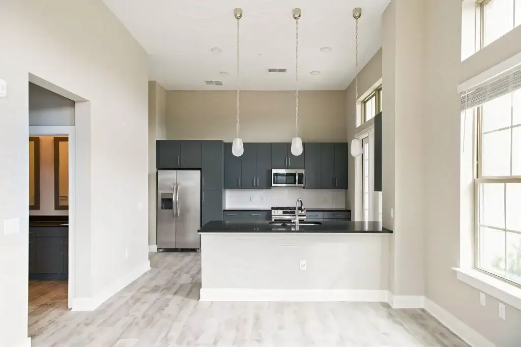 vm-emmajames-01_le_upscale_strong_light_ai_40_tone_enhance_30_color_enhance_30