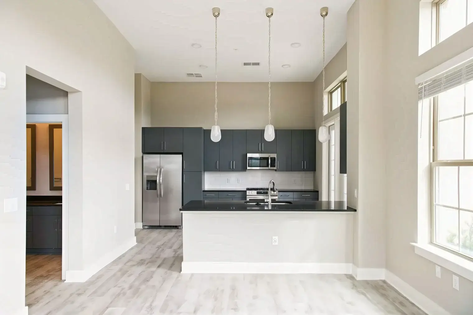 vm-emmajames-01_le_upscale_strong_light_ai_40_tone_enhance_30_color_enhance_30